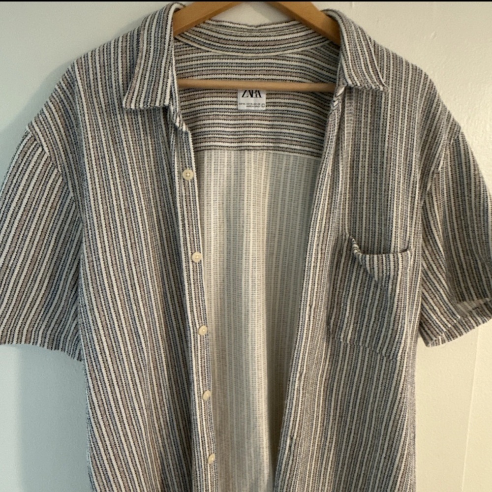 Zara Men's Casual Button Down Shirt - Gray and White Stripes